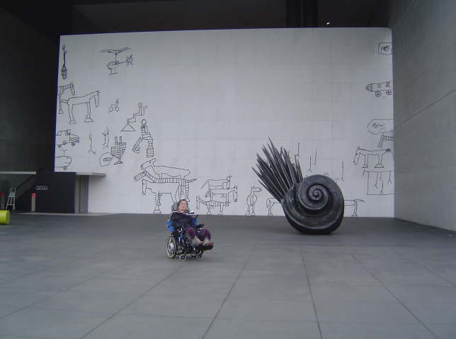 FYpق̑OɂāiS̎ʐ^j