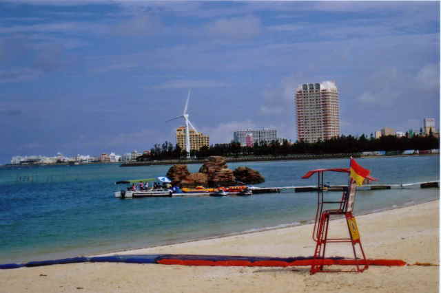 今回は天気に恵まれ、エメラルドブルーの海に感動です。(9月下旬ですが、まだ海水浴が出来ます。)